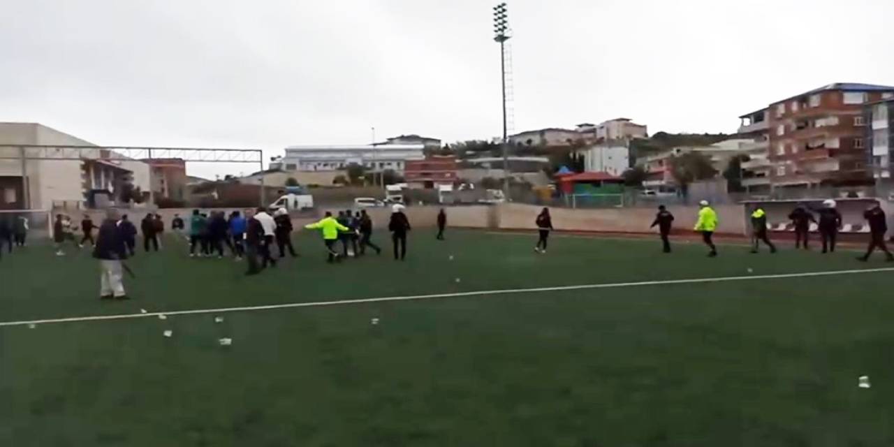 Amatör Ligde Tekmeler Havada Uçtu