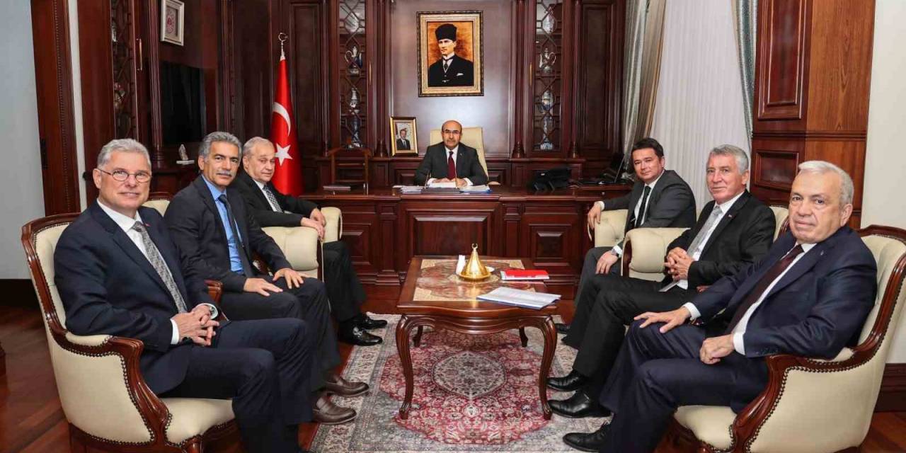 Göreve Başlayan Belediye Başkanları, Vali Mahmut Demirtaş’ı Ziyaret Etti