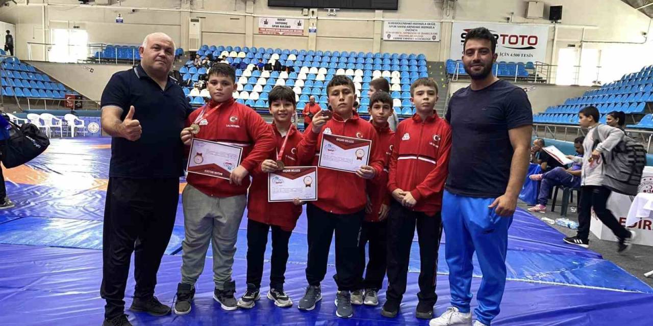 Fethiye’nin Genç Güreşçileri Türkiye Şampiyonası’nda Zirveye Çıktı