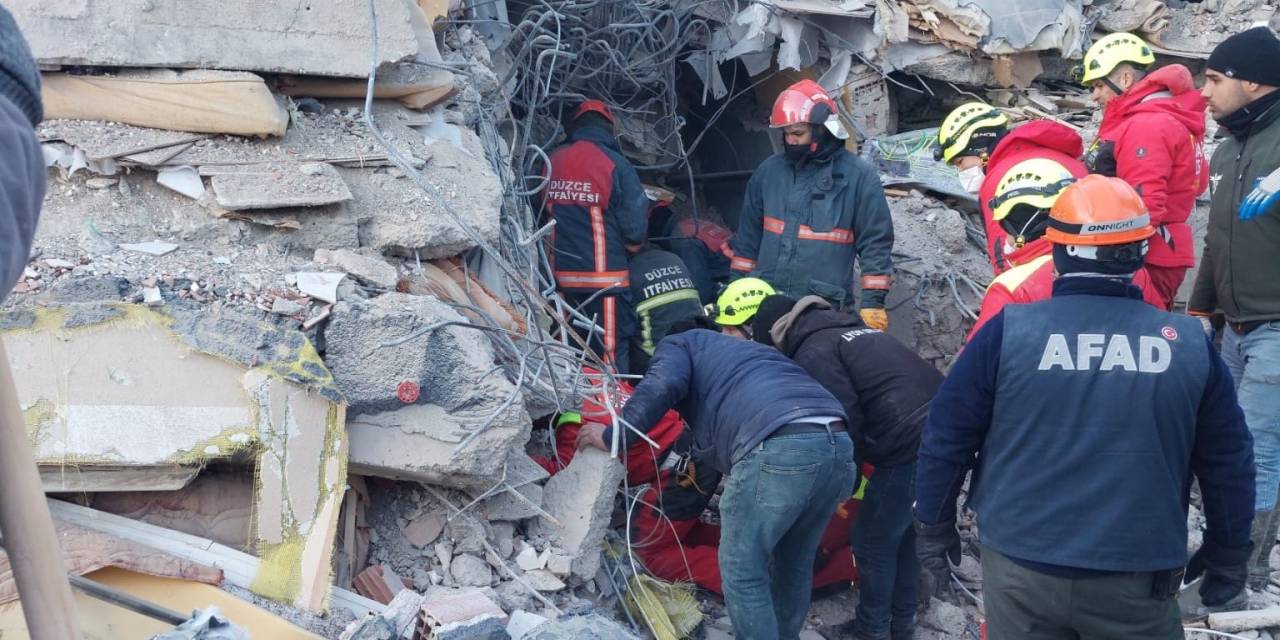 Depremde Omuz Omuza Çalışmışlardı