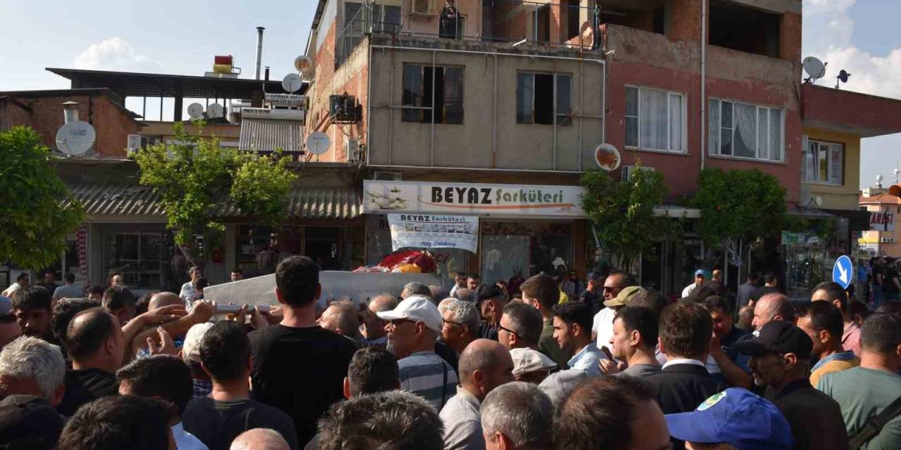 Hayatını Kaybeden Hastane Personeli Son Yolculuğuna Uğurlandı