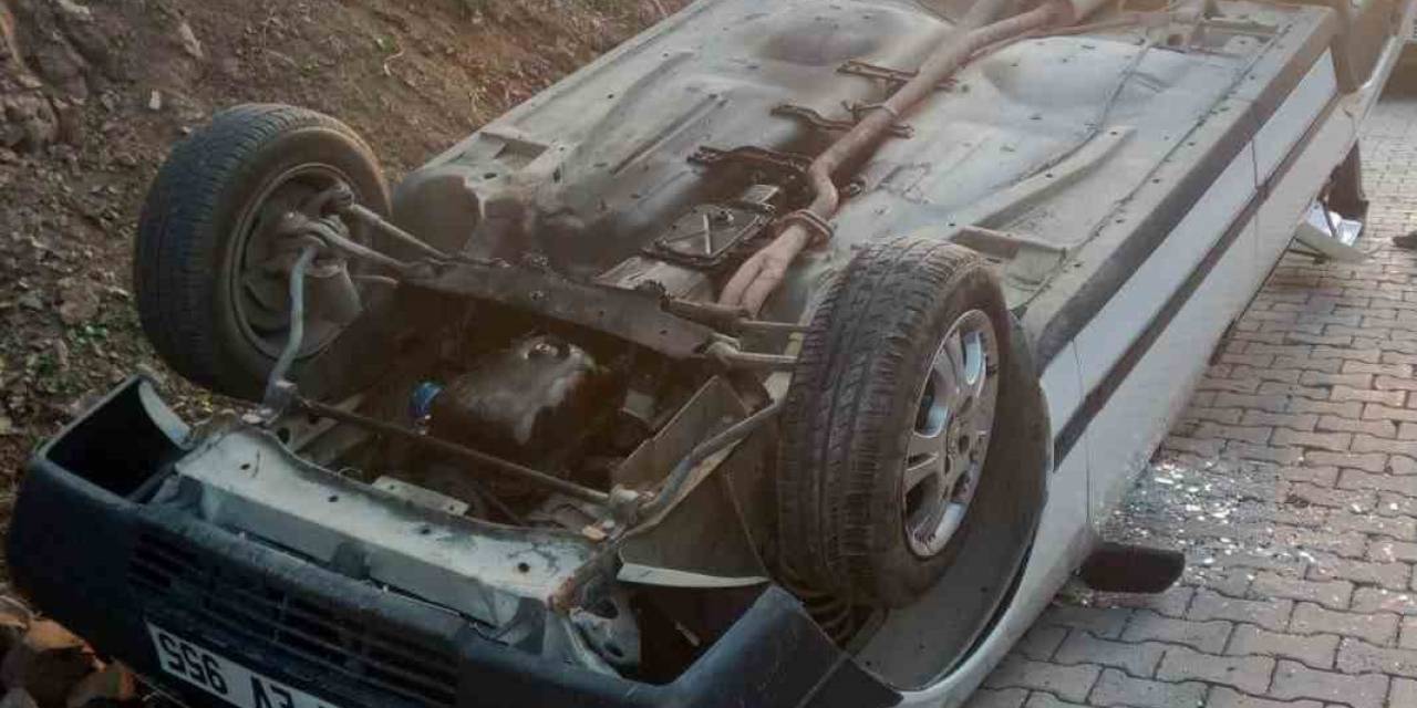 Araçtaki Köpeği Camdan Dışarı Çıkmak İsteyince Kaza Yaptı: 1 Yaralı