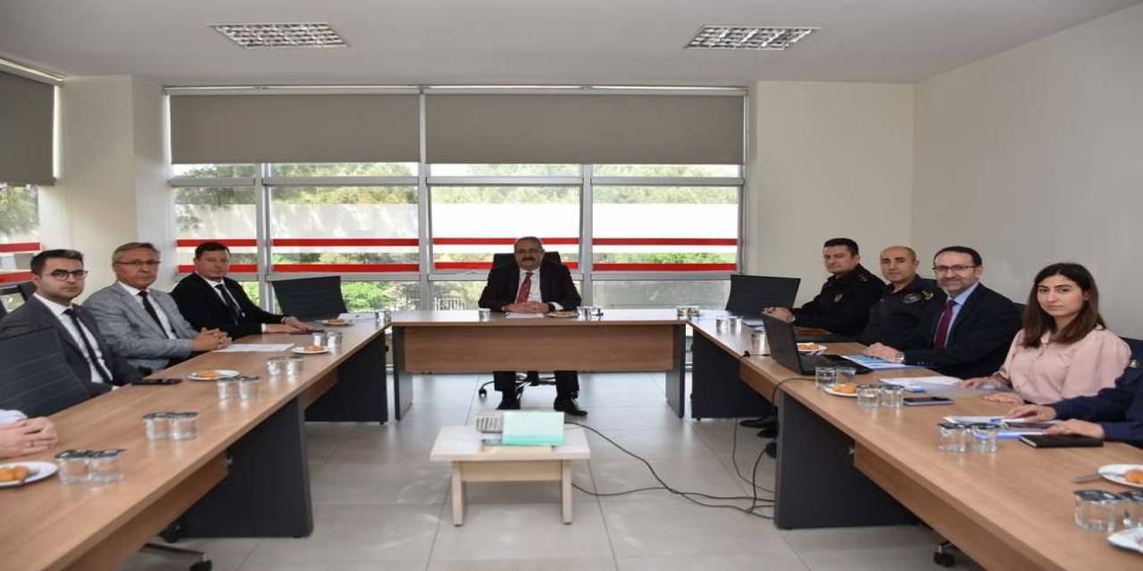 Salihli’de Kadına Yönelik Şiddetle Mücadele Toplantısı Yapıldı