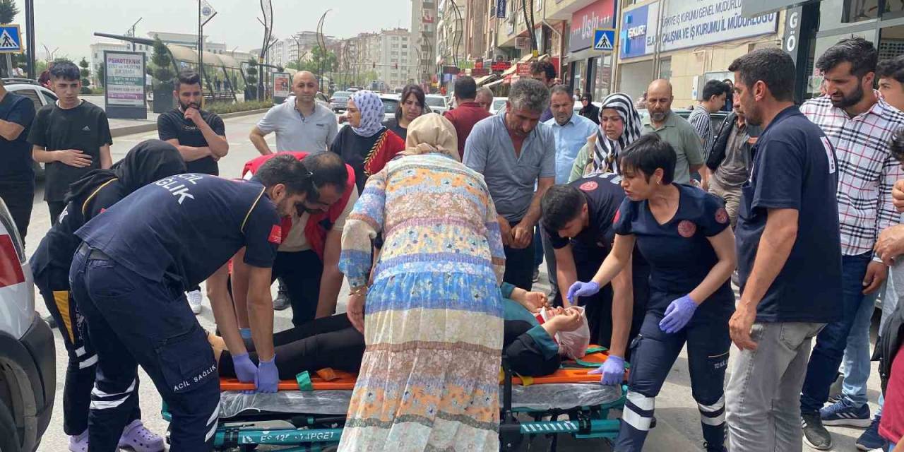 Elazığ’da Motosikletin Çarptığı Kadın Yaralandı