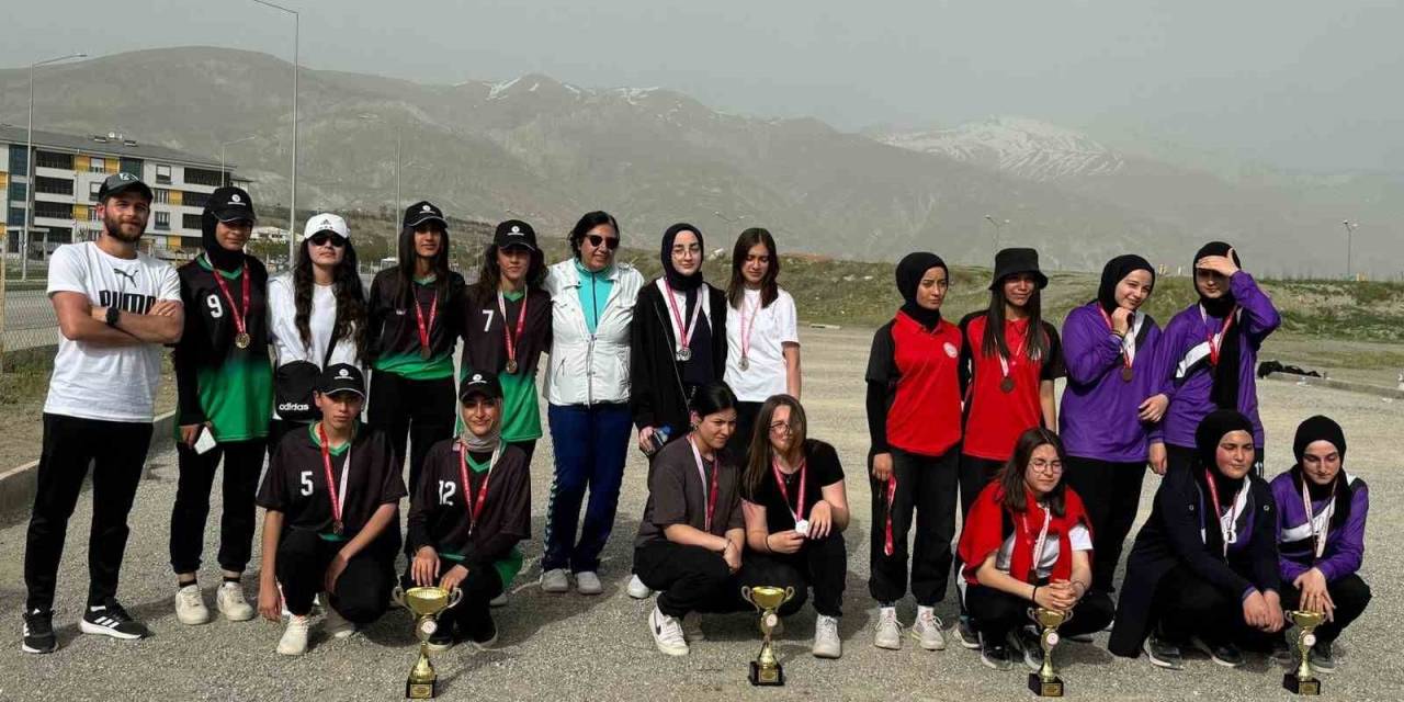 Tercan Anadolu Lisesi Kızları Boccede Erzincan Birincisi Oldu