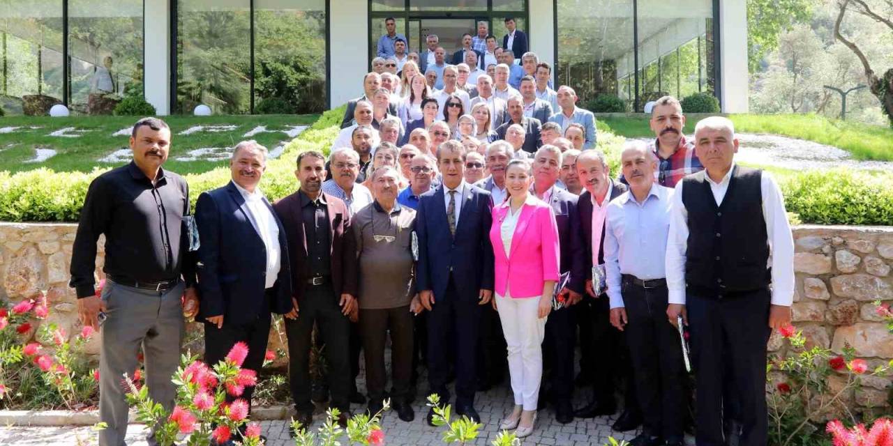 Başkan Yetişkin Mahalle Muhtarlarını Ağırladı