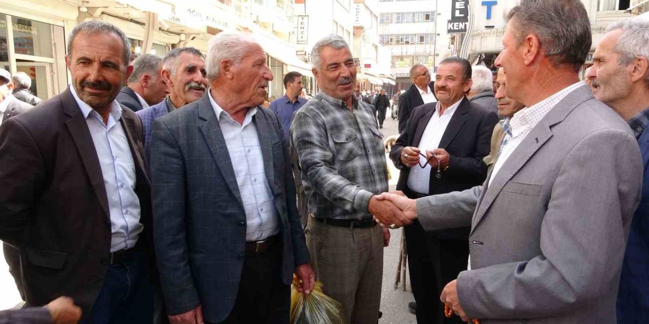 Van’da Yayla Sezonu Başladı: Besiciler İle Çobanların Sıkı Pazarlığı Başladı