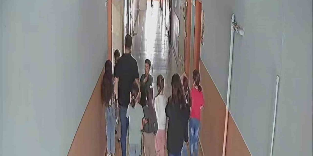 Nöbetçi Öğretmenden Hayat Kurtaran Heimlich Manevrası