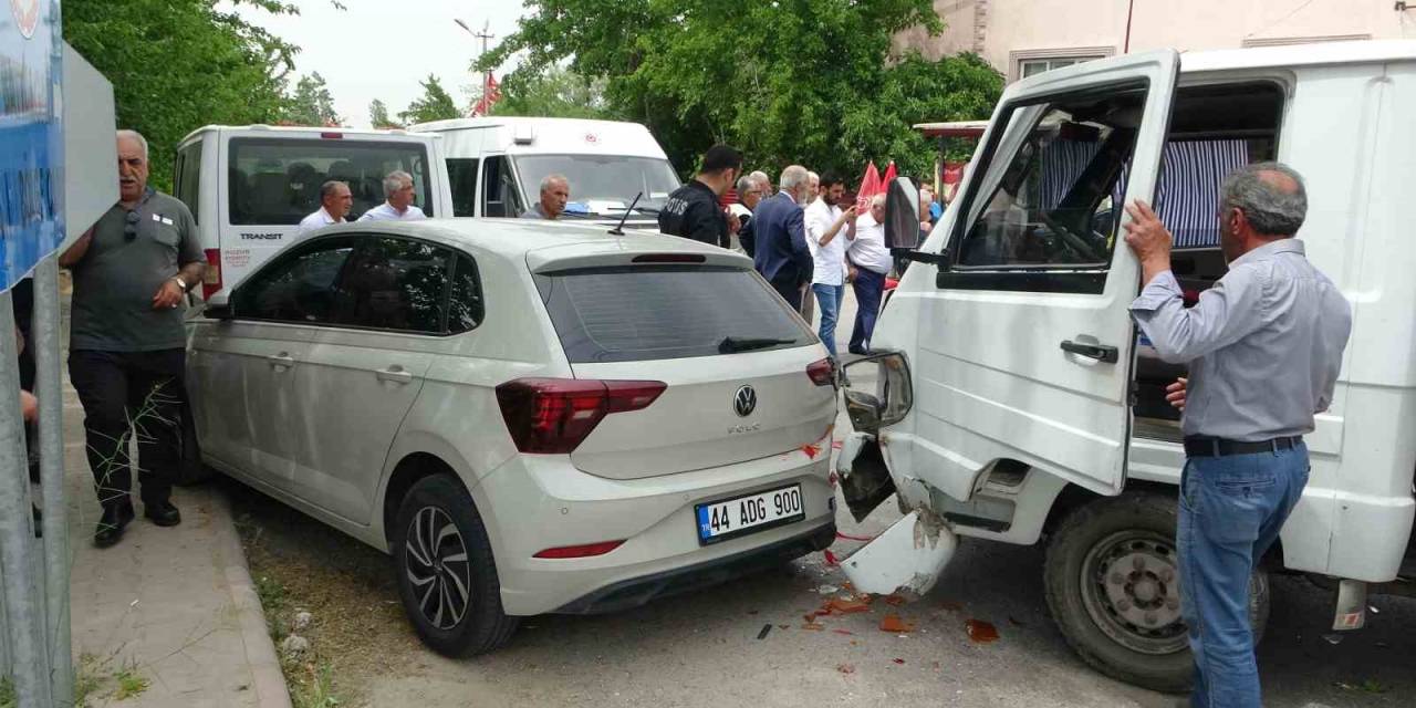 Dört Aracın Karıştığı Kazada: 1 Kişi Yaralandı