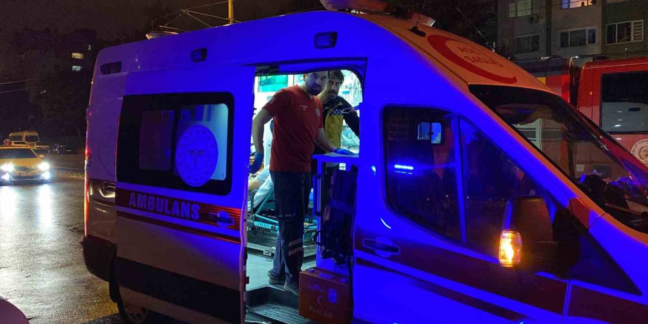 Trafik Işıklarında 2 Otomobil Çarpıştı: 1 Yaralı