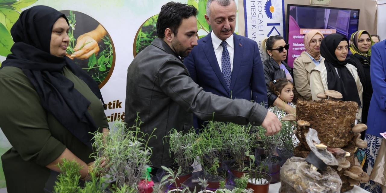 Ko-mek’te İlk Sergi Kartepe İle Başladı