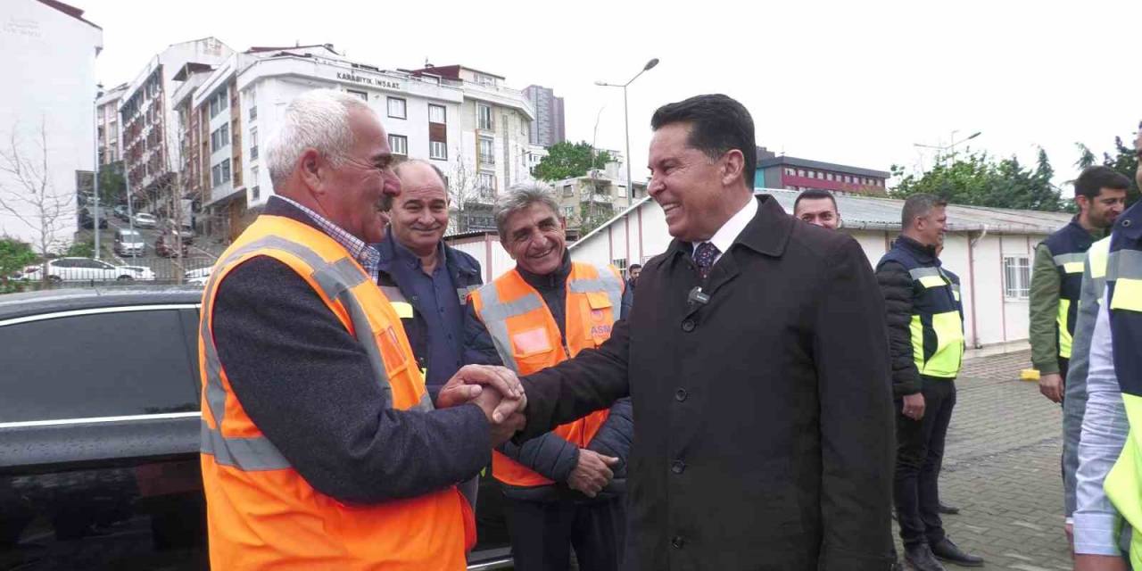 Esenyurt Belediye Başkanı Özer, Belediye Personelinin Bayramını Kutladı