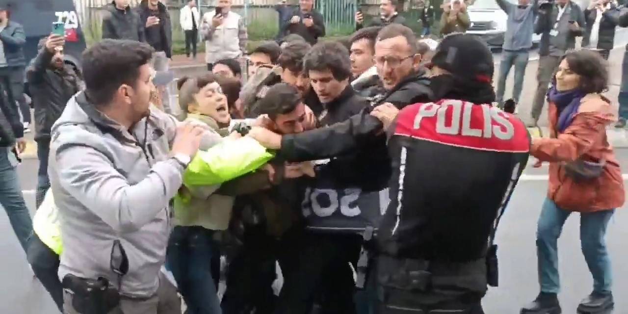 Taksim’e Çıkmak İsteyen Gruplara Polis Müdahalesi