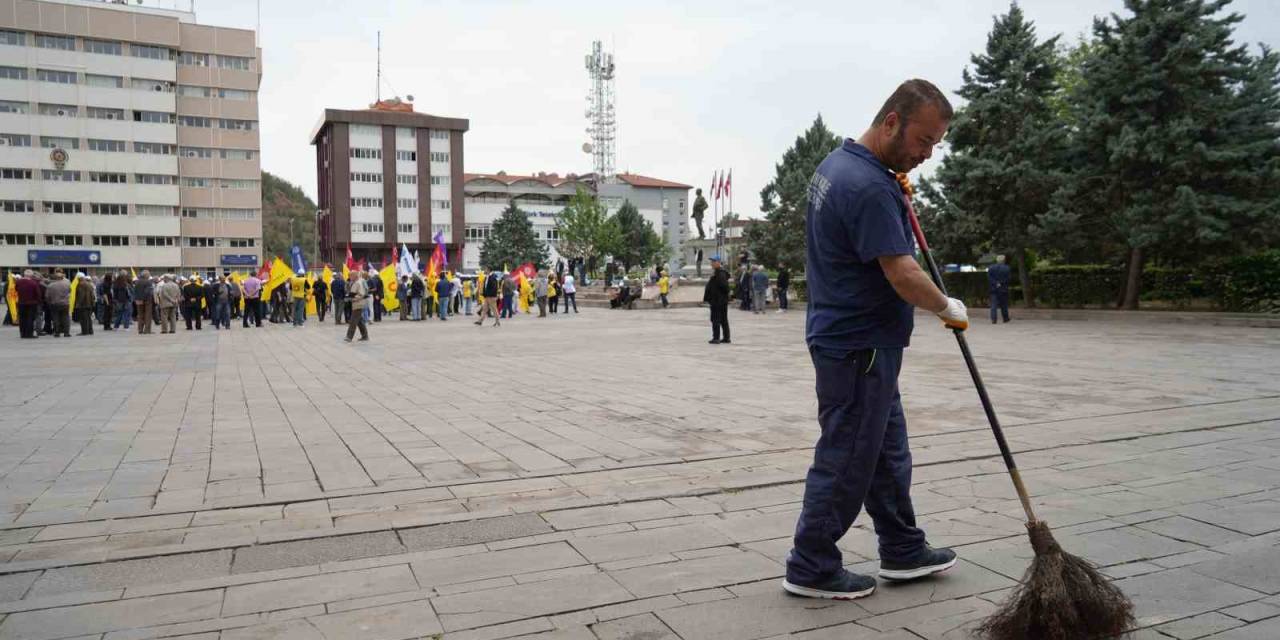 Bir Tarafta Kutlama, Diğer Tarafta Ekmek Parası: Onlar 1 Mayıs’ta Da İşinin Başında