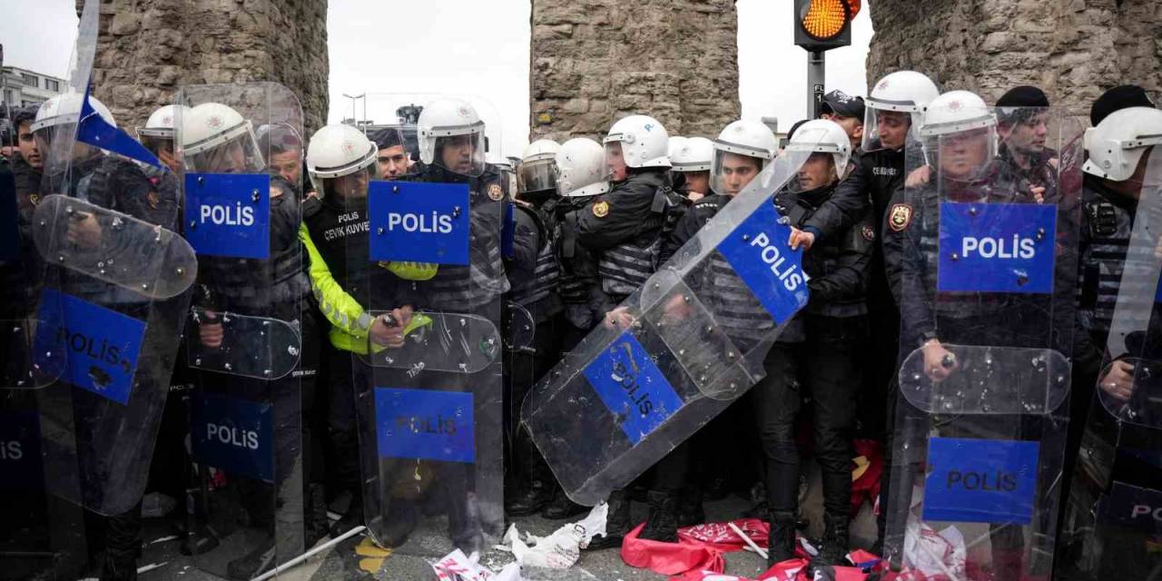 Saraçhane’de 1 Mayıs Müdahalesi Fotoğraf Karelerine Yansıdı