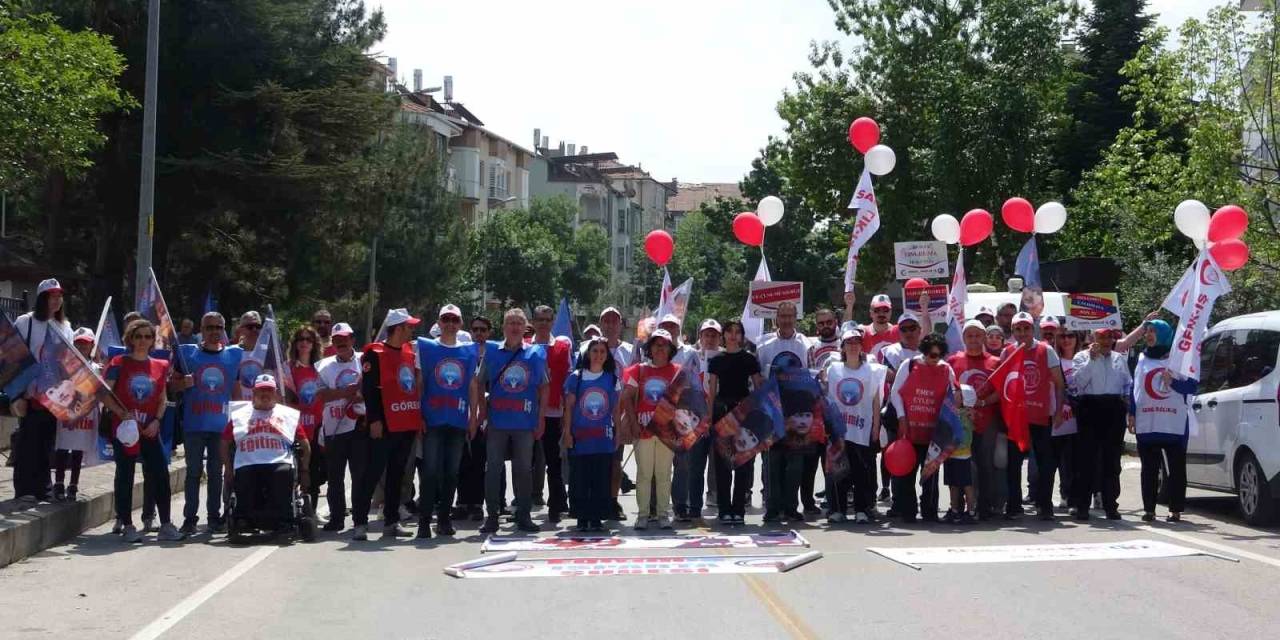 Isparta’da 1 Mayıs Halaylarla Kutlandı