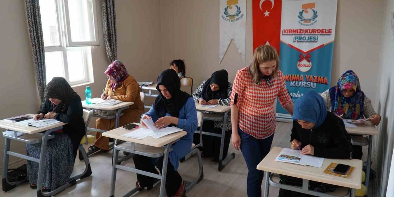 Haliliye’de Kadınlar Sertifika Alıp İş Hayatına Atılıyor