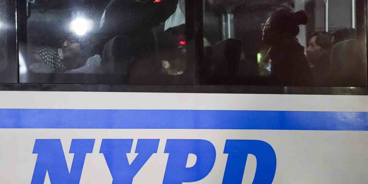 New York Polisi, Filistin’e Destek Gösterilerinde 282 Öğrenciyi Gözaltına Aldı