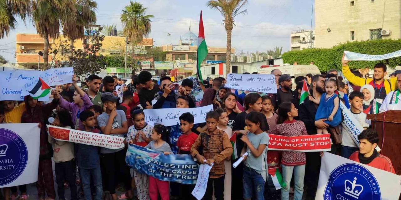 Gazze’de Abd’li Üniversite Öğrencileri İçin Dayanışma Gösterisi