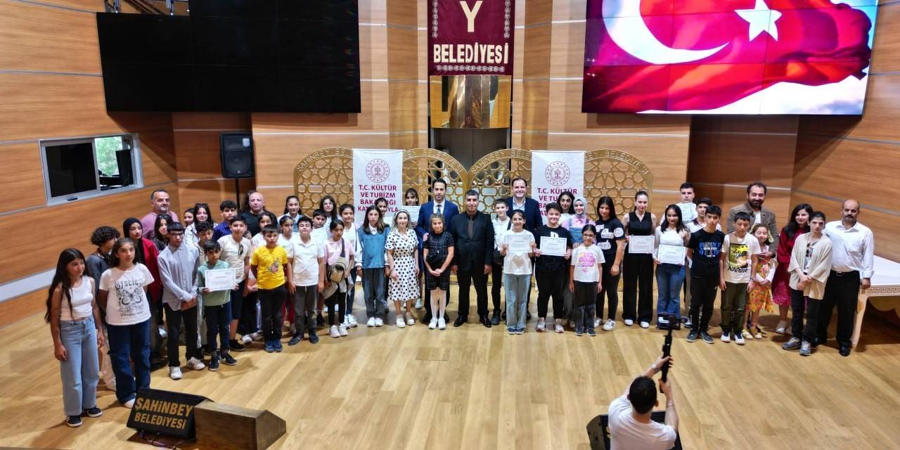 Müzsan Organizasyonu İle Bağlama Öğrenen Depremzede Kursiyerlere Sertifika Verildi