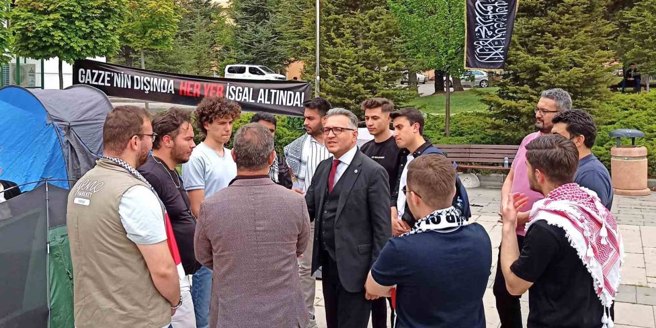 Selçuk Üniversitesi Öğrencilerinden Gazze’deki Soykırıma Barışçıl Tepki