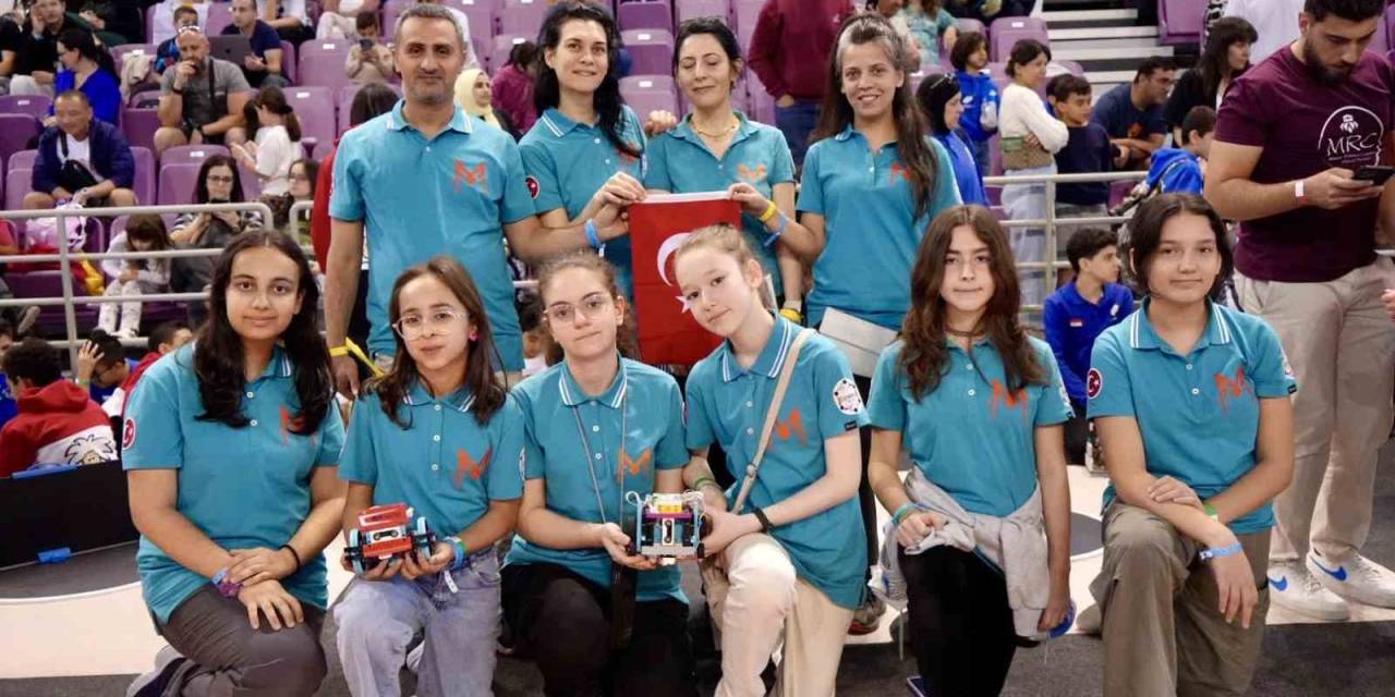Gaziosmanpaşa Bilsem Öğrencileri Uluslararası Robot  Olimpiyatları Yarışmasında Dünya Birincisi Oldu