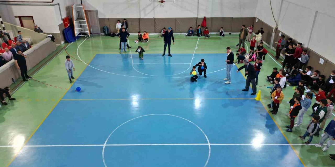 Tokat’ta Öğrenciler Matematik Ve Teknolojideki Yeteneklerini Yarıştırdı