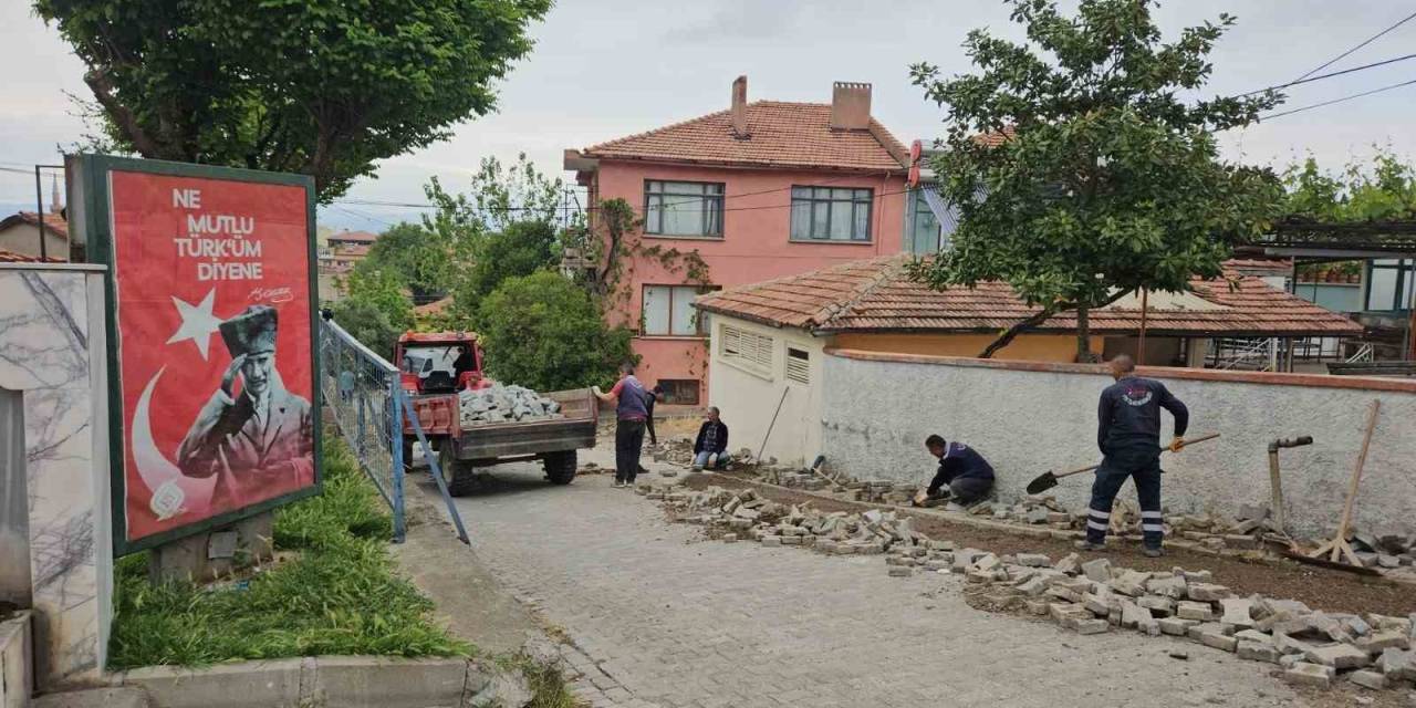 Sındırgı’da Park, Bahçe Ve Mesire Alanlarında Bahar Temizliği