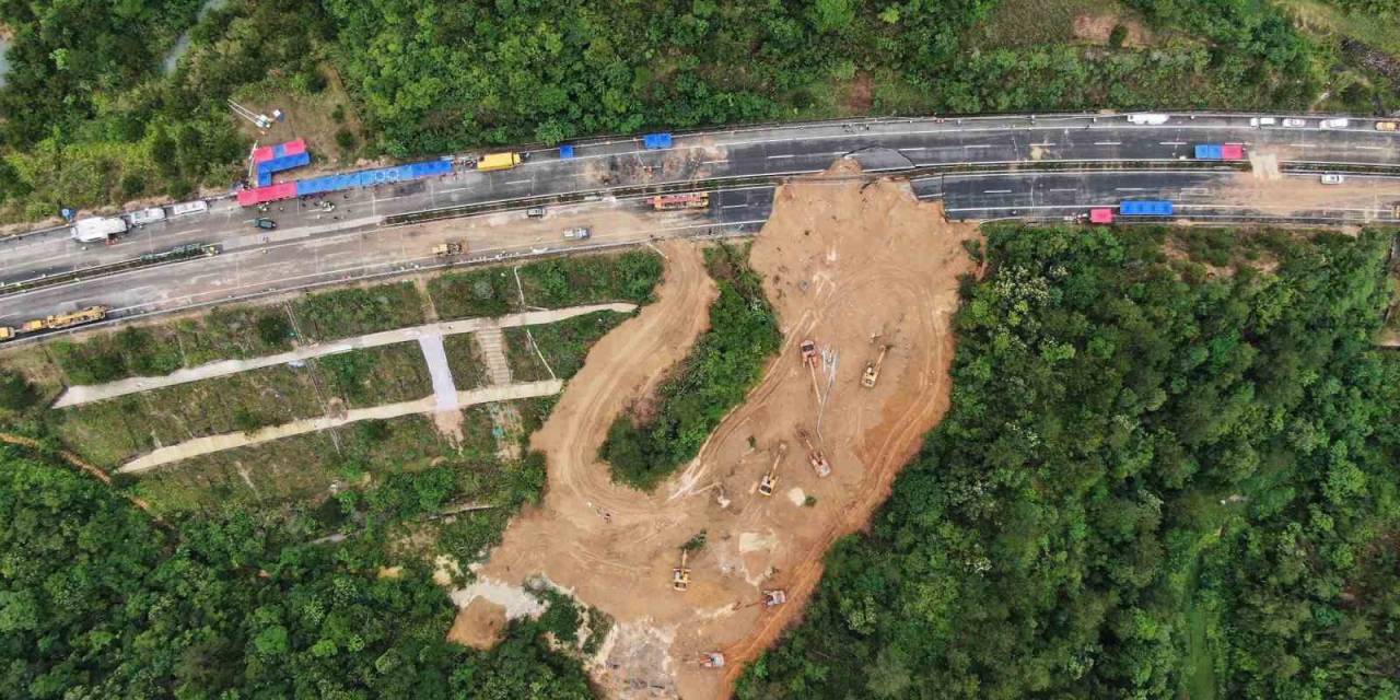 Çin’de Otoyol Faciasında Can Kaybı 48’e Yükseldi