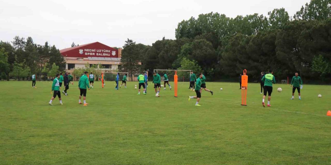 Sakaryaspor’un Süper Lig Hayali Play-off’lara Kaldı