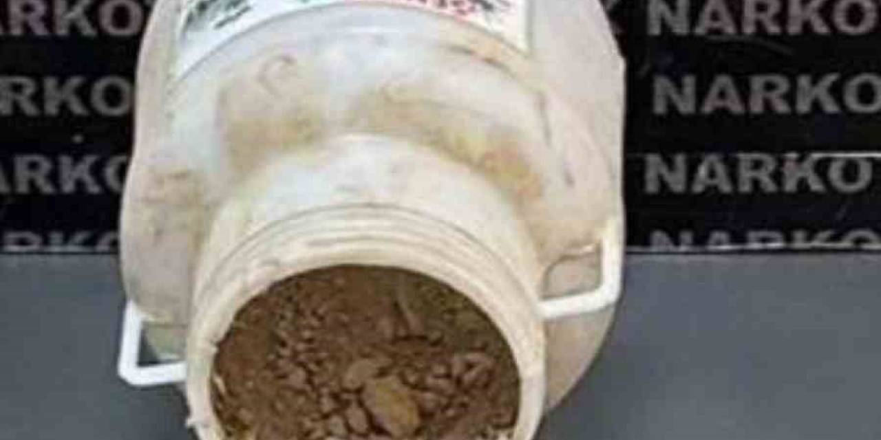 "Dur" İhtarına Uymayıp Polise Çarpan Otomobilden 2 Kilo Eroin Ele Geçirildi