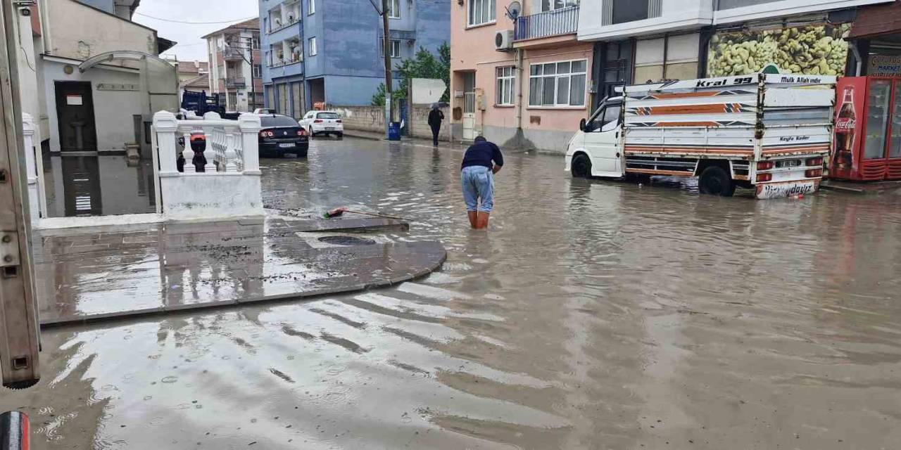 Çorum’da Sağanak Hayatı Olumsuz Etkiledi