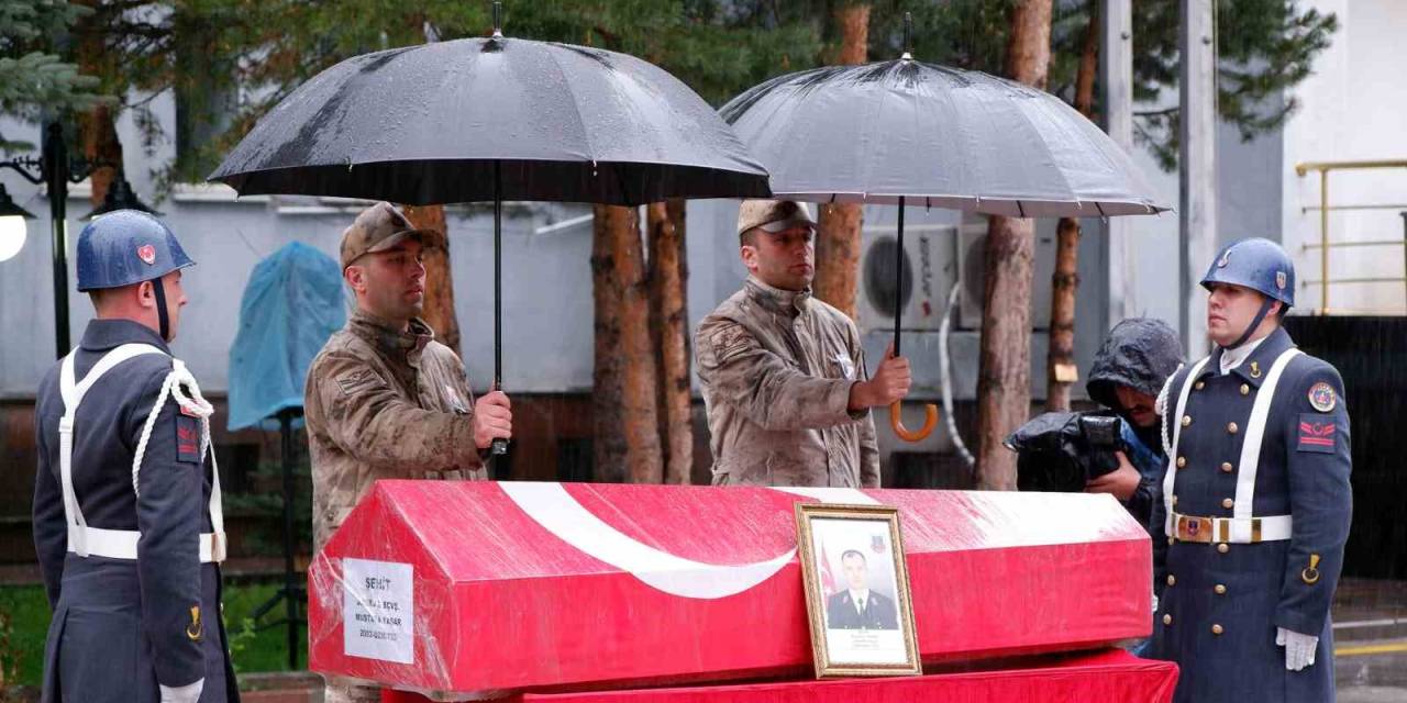 Şehit Karakol Komutanı Törenle Memleketine Uğurlandı