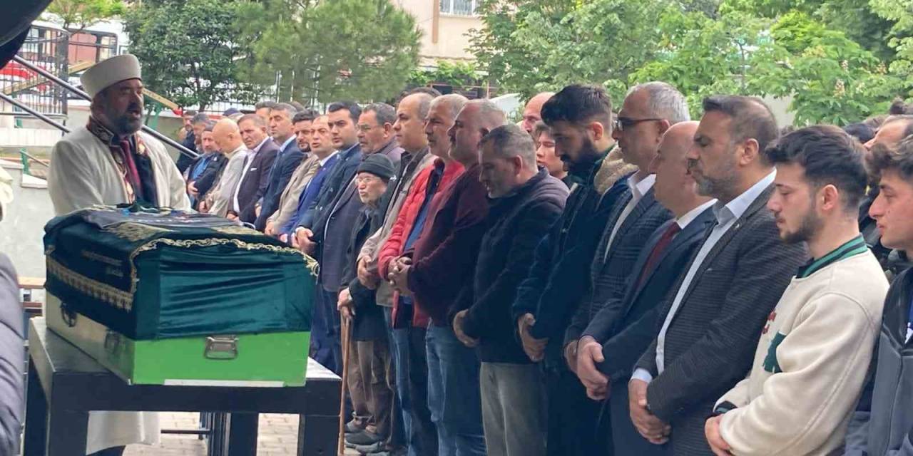 Kazada Hayatını Kaybeden 18 Yaşındaki Futbolcu Son Yolculuğuna Uğurlandı