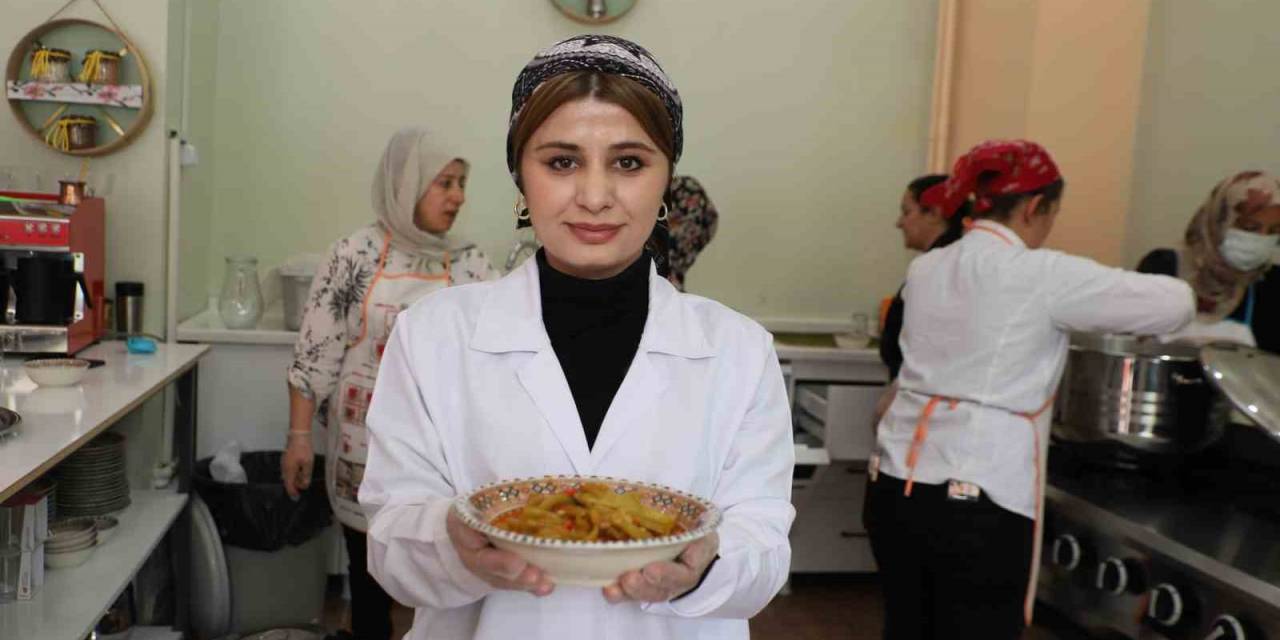 Gastronomi Atölyesinde Yöresel Yemekler Üretiliyor, Aşçılar Yetiştiriliyor