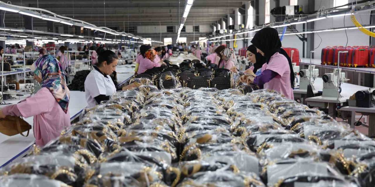 Türkiye’nin En Büyüğü: Üretilen Çantalar 26 Ülkeye İhraç Ediliyor