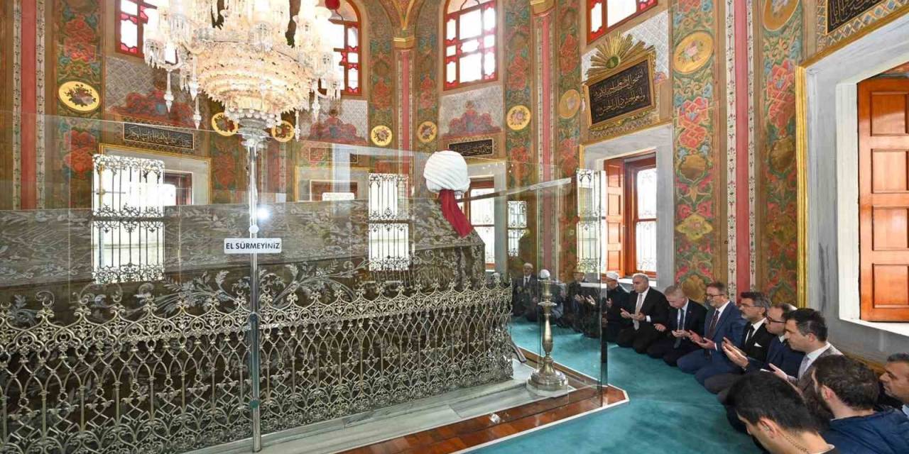 Fatih Sultan Mehmet Vefatının 543’üncü Yılında Kabri Başında Anıldı