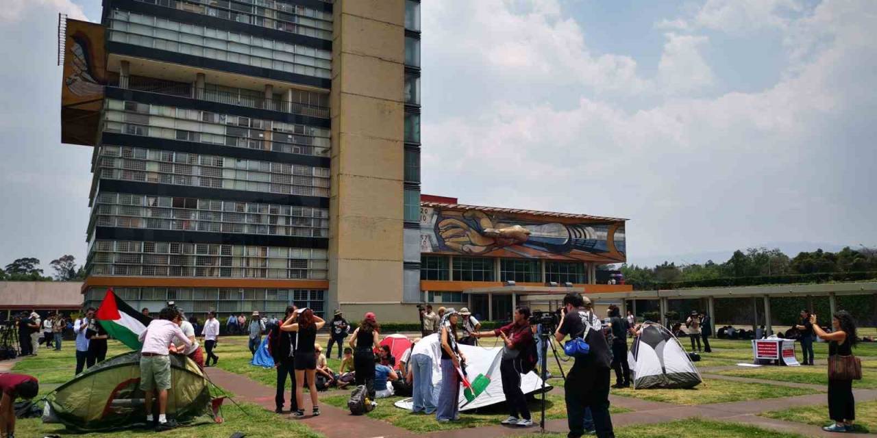 Meksika’da Üniversite Öğrencileri, Filistinlilere Destek Kampı Kurdu