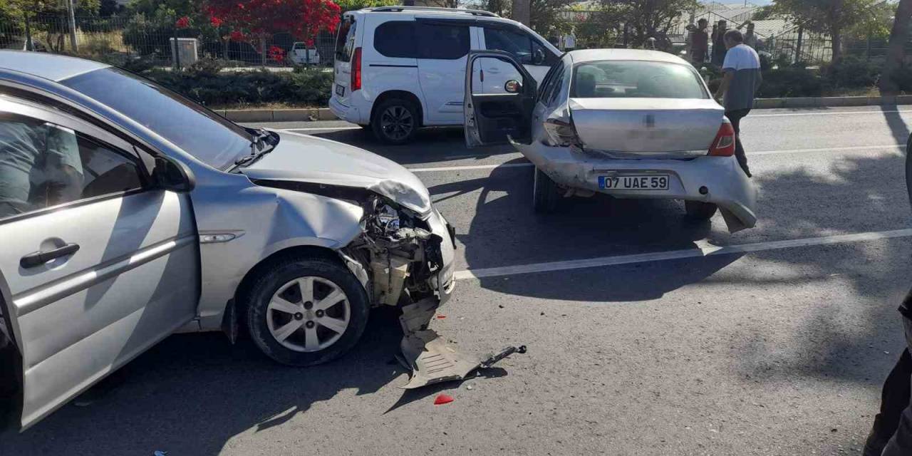 Zincirleme Trafik Kazası: 1 Yaralı