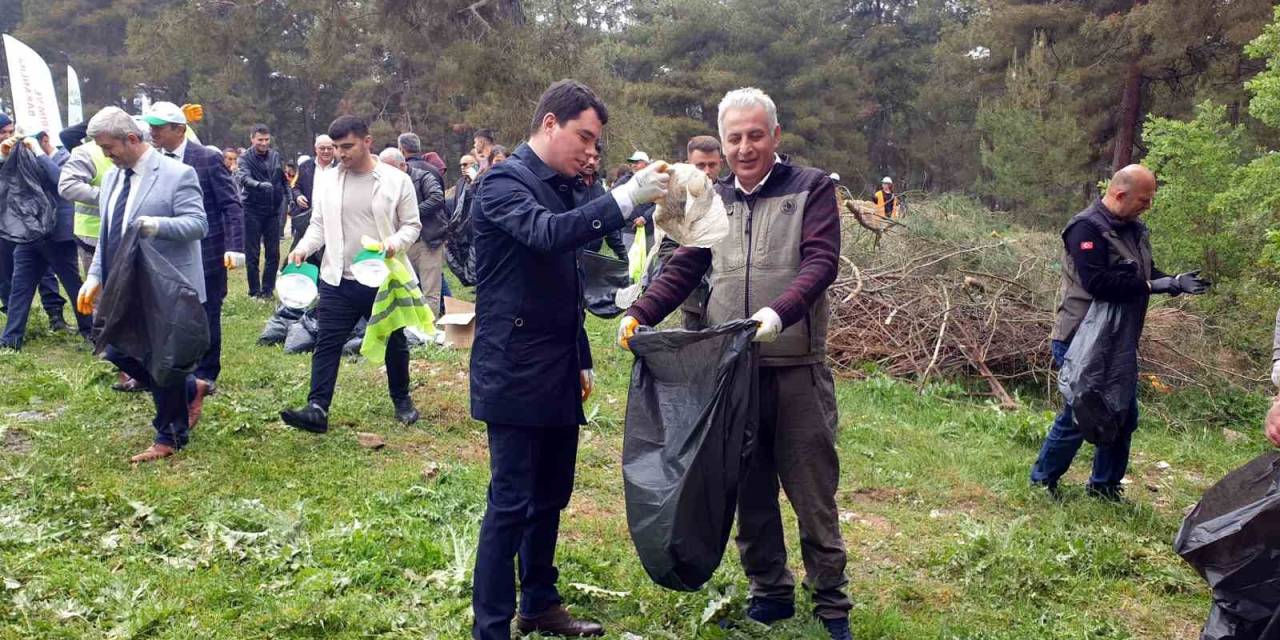 Orhaneli Ormanlarında Çöpler Toplandı