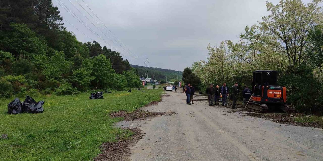 İstanbul Valisi Gül Ormanda Çocuklarla Birlikte Çöp Topladı