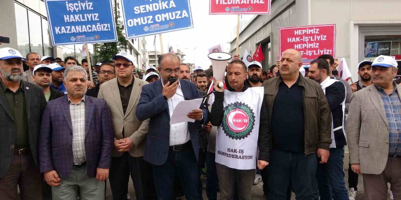İpekyolu Belediyesinin 185 İşçinin İşine Son Vermesi Protesto Edildi