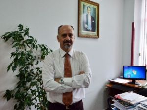 Hastalar Doktora Değil Komşuya İnanıyor