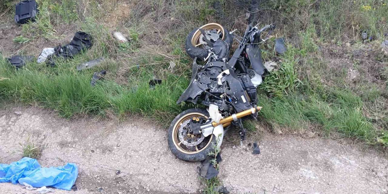 Seyir Halindeki Otomobile Arkadan Çarpan Motosiklet Sürücüsü Hayatını Kaybetti