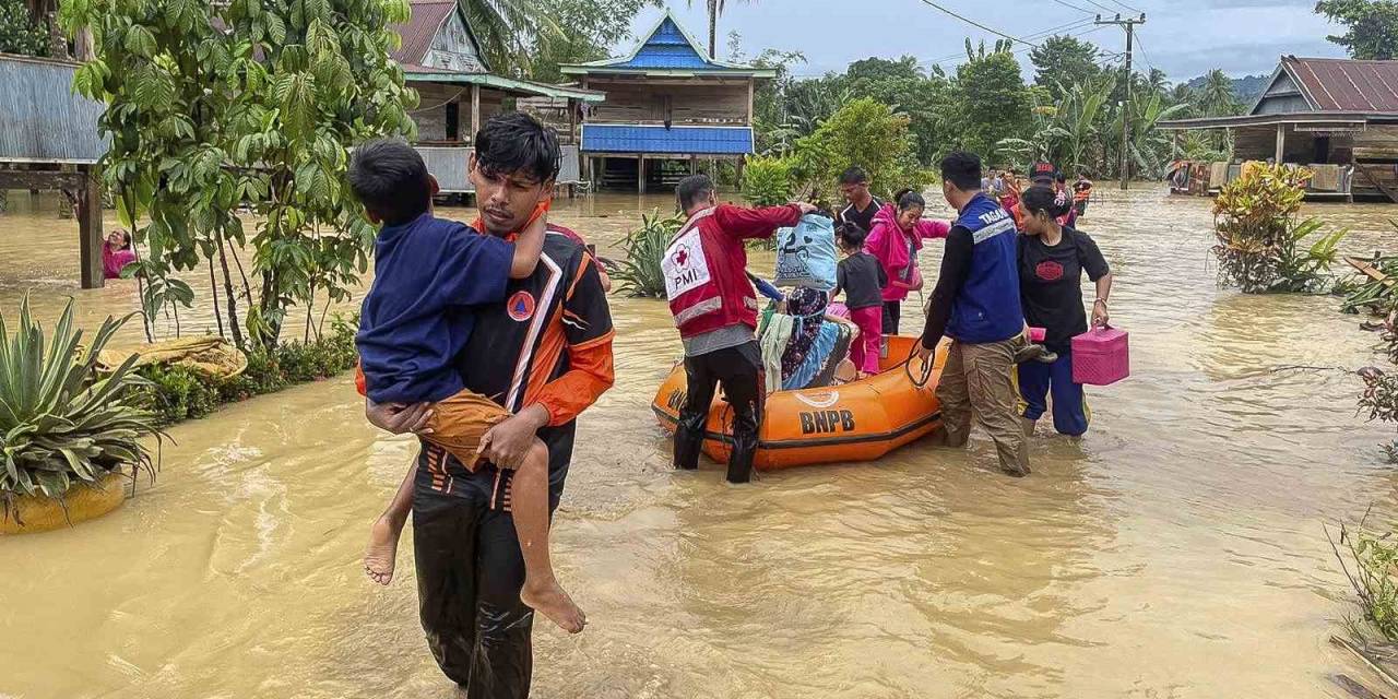 Endonezya’da Sel Ve Heyelan Faciası: 15 Ölü