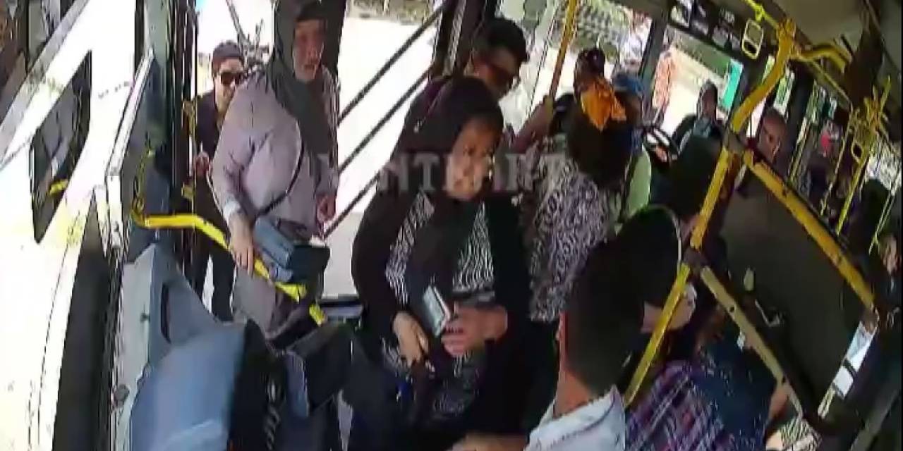 Alanya’da Halk Otobüsü Şoförü İle Yolcu Arasındaki ‘Ücret’ Tartışması Kamerada