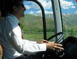 Minibüsçülere takım elbise şartı