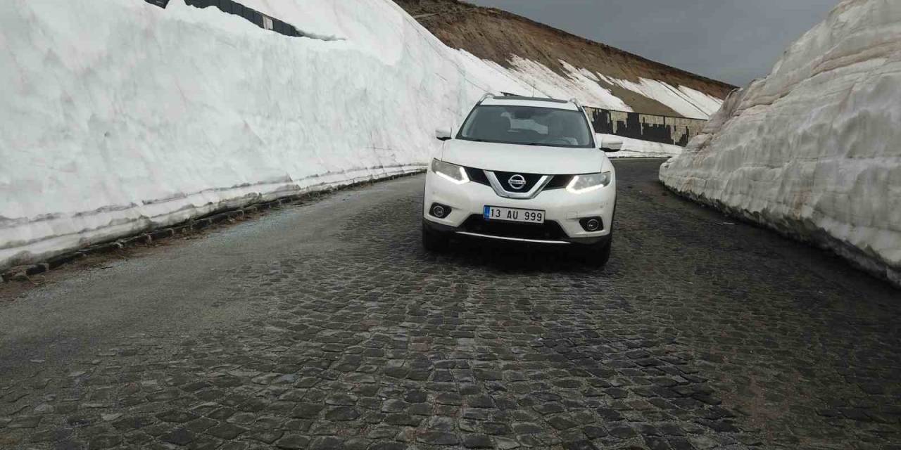 Nemrut’ta Mayıs’ta Bile Kar Kalınlığı 5 Metreyi Buluyor