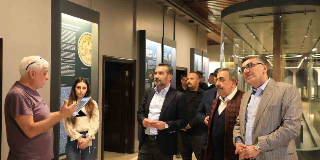 Başkan Şerifoğulları, Kent Müzesi’ni İnceledi