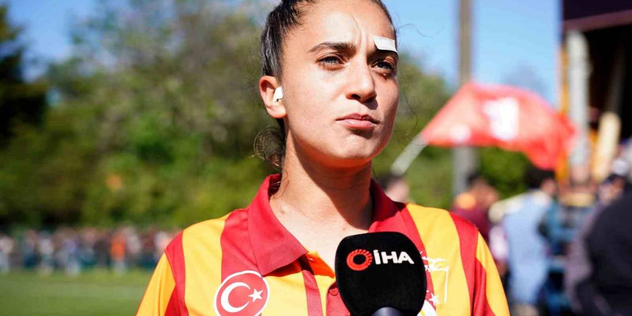 Emine Ecem Esen: "Tarihe Geçtik, Gurur Verici"